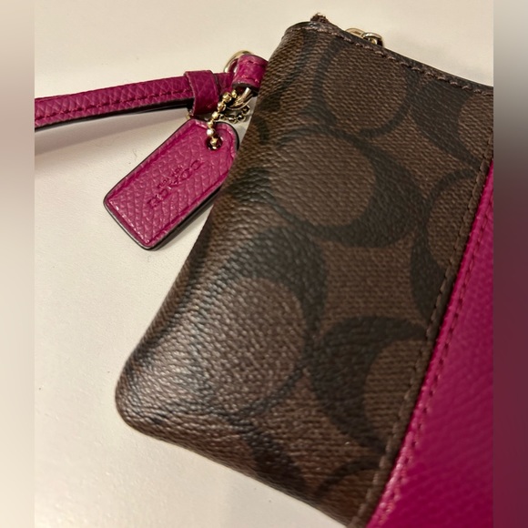 Authentic Coach Corner Zip Wristlet In Brown Signature Canvas with Magenta Strip - Picture 5 of 12